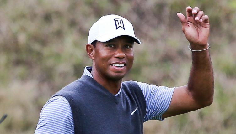 Tiger Woods salutes crowd