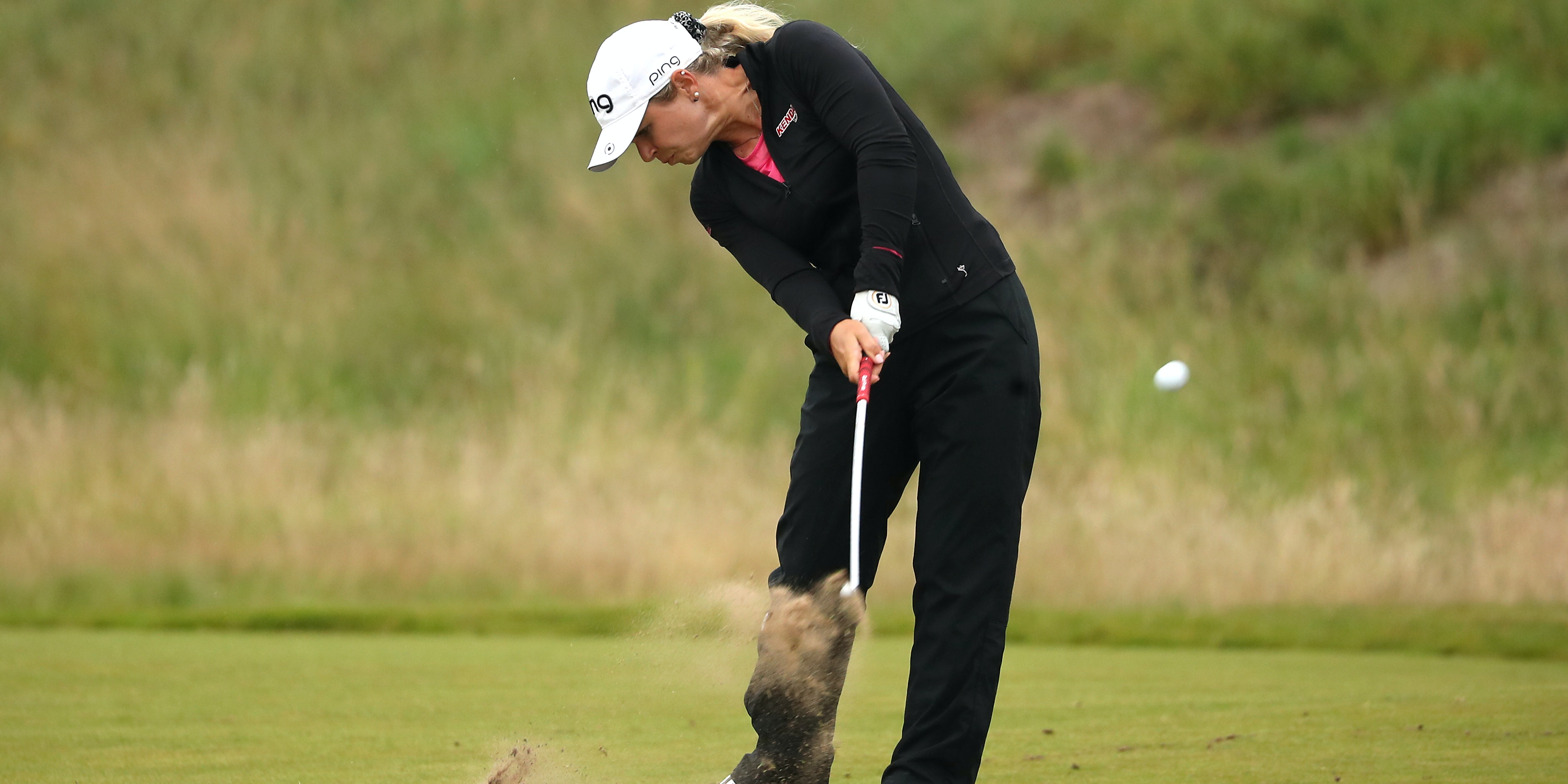 Lindsey Weaver one shot off lead in Women’s Open despite trolley ...