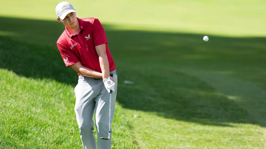 Matt Fitzpatrick cross-handed chip