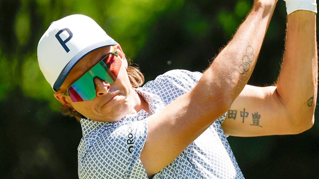 Rickie Fowler tests out his new driver